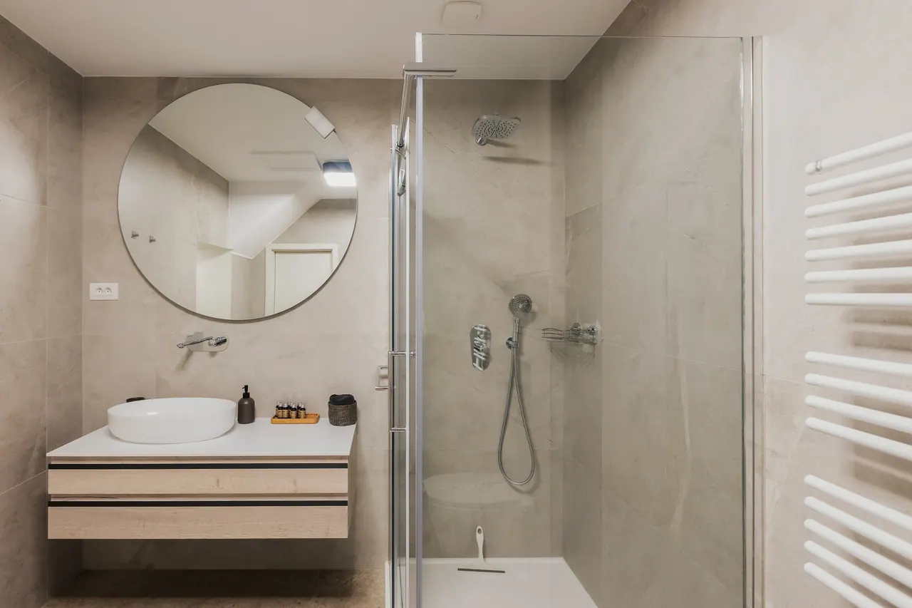 Main bathroom